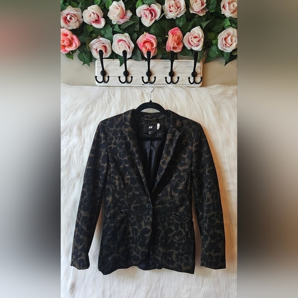 H&M Women's Retro Leopard Print Blazer